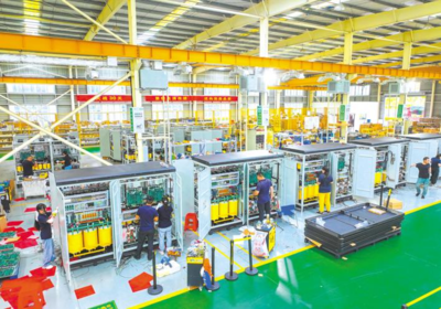 襄陽工業(yè) 以綠色為底，以數(shù)字為翼，向新逐綠加速跑